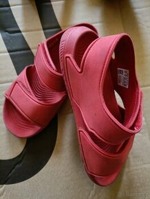 Červené sandály adidas velikost 32