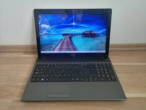 Čtyřjádrový notebook Acer Aspire 5560G