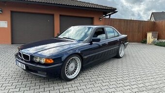 BMW Řada 7 – 740i (E38), 4.4 V8, 210 kW – Automat
