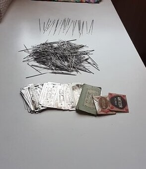 Staré žiletky + jehly .