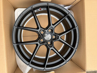 NOVÁ 19" sada ALU disků 5x112 OZ racing Estrema Audi RS3