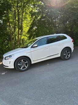 Volvo XC60 2.4D AWD R-design facelift