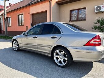 Mercedes-Benz C 220 CDI W203