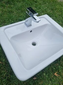 Umyvadlo Villeroy & Boch + baterie