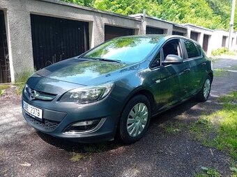 OPEL ASTRA 1.6i 16V 2013 ČR