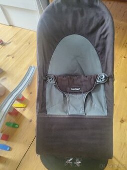 Lehátko/houpátko BabyBjörn, černošedá