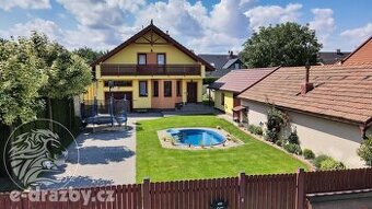 Rodinný dům 5+2 (156 m2) se zahradou (560 m2), bazénem a gar