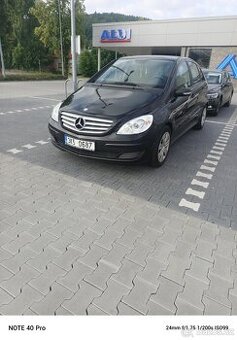 Mercedes Benz B 180