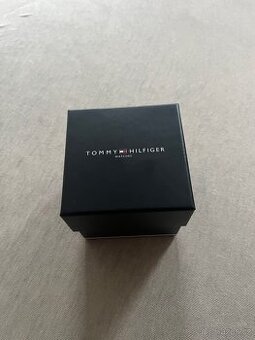 Hodinky TOMMY HILFIGER-Bank 1791721