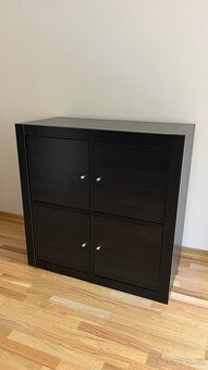 REZERVACE Ikea Kallax 2x2 s dvířky černý
