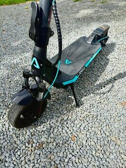 Elektrokoloběžka Lamax eracer SC50
