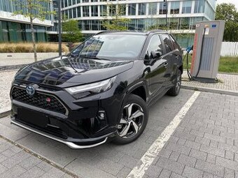 Toyota Rav4, 2,5 Plug-In Hybrid 4x4, verze Dynamic