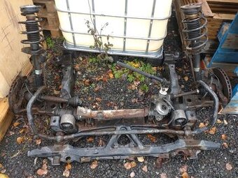 Mercedes Benz B přední náprava