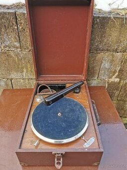 kufříkový gramofon na kliku