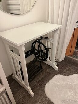 Stoleček (šicí stroj)