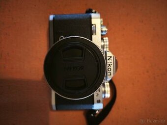 Nikon Zfc+ 16-50 DX+ přídavný grip+Nikon brašna