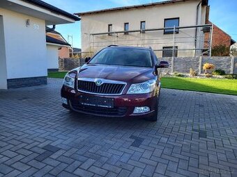 Škoda Octavia combi 1.2Tsi 77kw,výbava STYLE,xenony