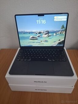 Macbook Air 13 palců M2 chip 8 GB RAM 256 SSD
