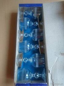 Skleničky na víno retro