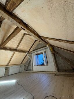 Izolace, zateplení kvalitní českou PUR pěnou od HONTERu