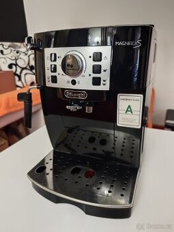 Automatický kávovar DeLonghi