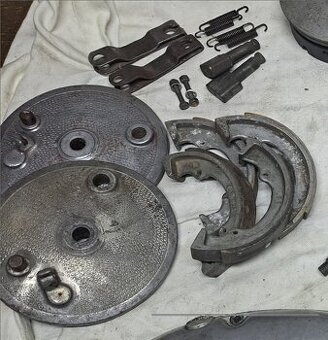 Jawa 50 pionýr 20 21 23 mustang - brzdové štíty