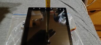 Basový reproduktor Sencor a dotykové autorádiol