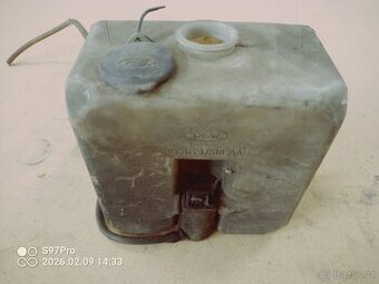 Nádržka s motorem do ostřikovačů FORD