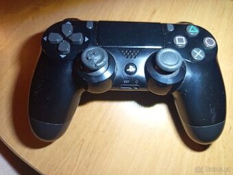 Herní ovladač Sony Dual Shock 4V2