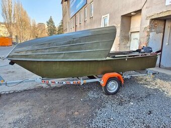 Rybářská loď včetně vozíku