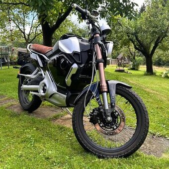 Zánovní elektrická motorka Super Soco TC Max