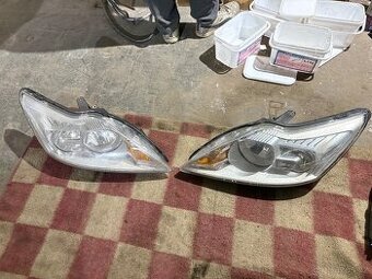 Ford Focus II přední světla