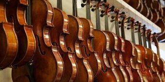 NABÍDNĚTE STARÉ HUDENÍ NÁSTROJE