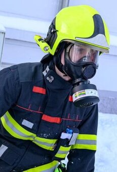 Plynová maska CM5 vojenská hasiči policie samopal