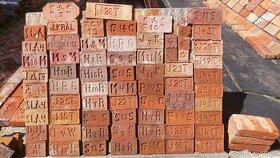 Obkladové cihlové znaky malé