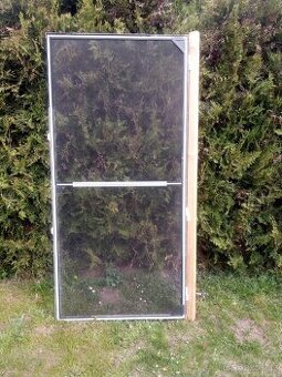 Síť na dveře proti hmyzu