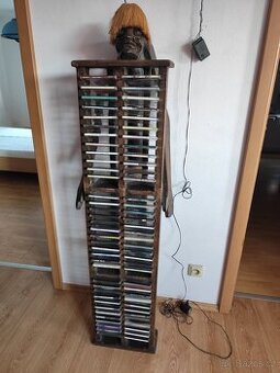 Prodám dřevěný stojan na CD/DVD domorodec