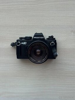 Praktica BX20 s objektivem Prakticar 28-70mm