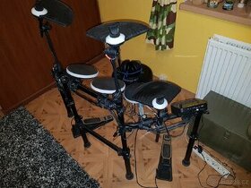 Elektronické bicí Alesis DM lite