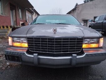 Cadillac Fleetwood Brougham sleva