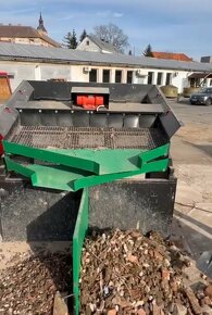 Mobilní výkonná třídička zemina sypkých materiálů EVO3