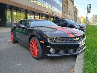 Chevrolet Camaro SS, manuál V8