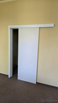 Prodám bílé posuvné dveře - 1