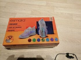 tenisky