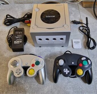 NINTENDO GAMECUBE SILVER STŘÍBRNÝ VČETNĚ 2 OVLADAČŮ