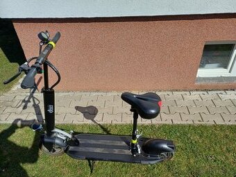 Elektrická koloběžka City Boss V4L černá - stav perfektní