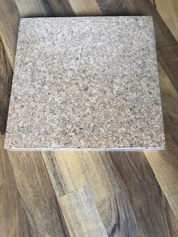 Podlahový korek 30x30 cm
