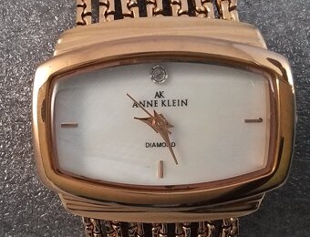 Elegantní dámské hodinky z. Anne Klein model Diamond