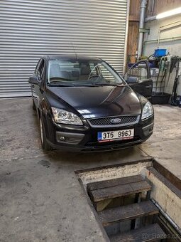 Ford Focus 1.6 benzín