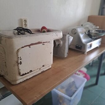 Řeznický vlček RM-100A